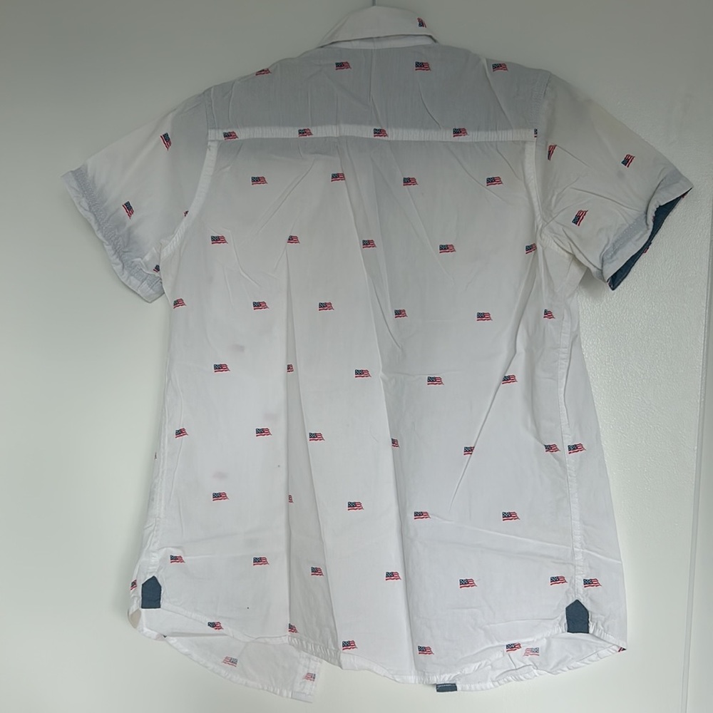 Men’s Short Sleeve button down - Picture 3 of 3
